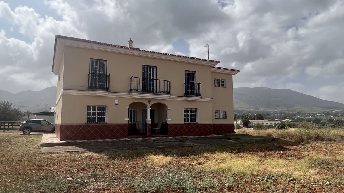 8 makuuhuone Maalaistalo myytävänä paikassa Alhaurin de la Torre mukana uima-altaan - 895 000 € (Ref: 9480423)