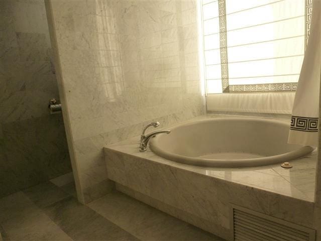 Ático de 4 habitaciones en Guadalmina en venta con piscina - 899.000 € (Ref: 9480424)