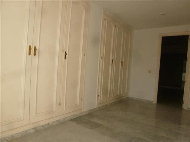 Ático de 4 habitaciones en Guadalmina en venta con piscina - 899.000 € (Ref: 9480424)