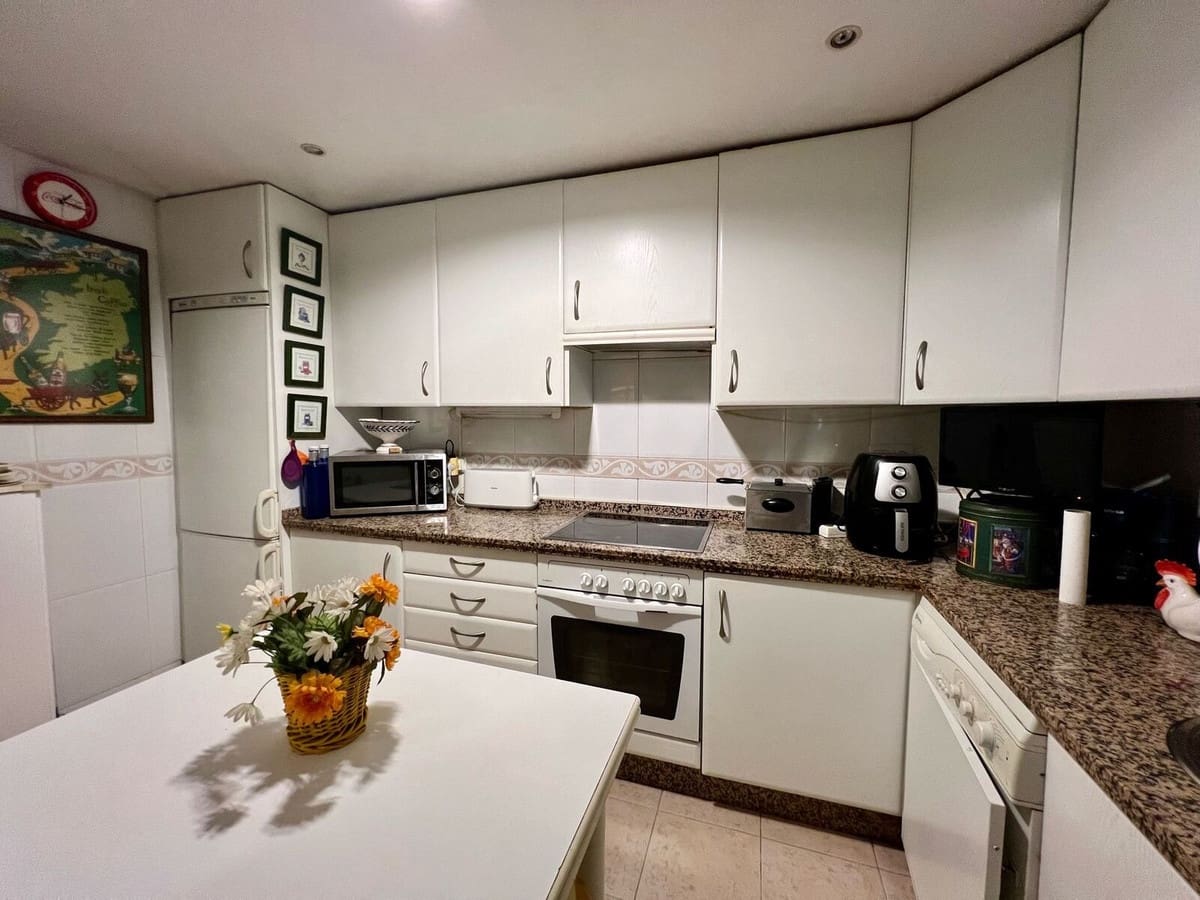 4 bedroom Apartment for sale in Guadalmina with pool garage - € 899,000 (Ref: 9480425)