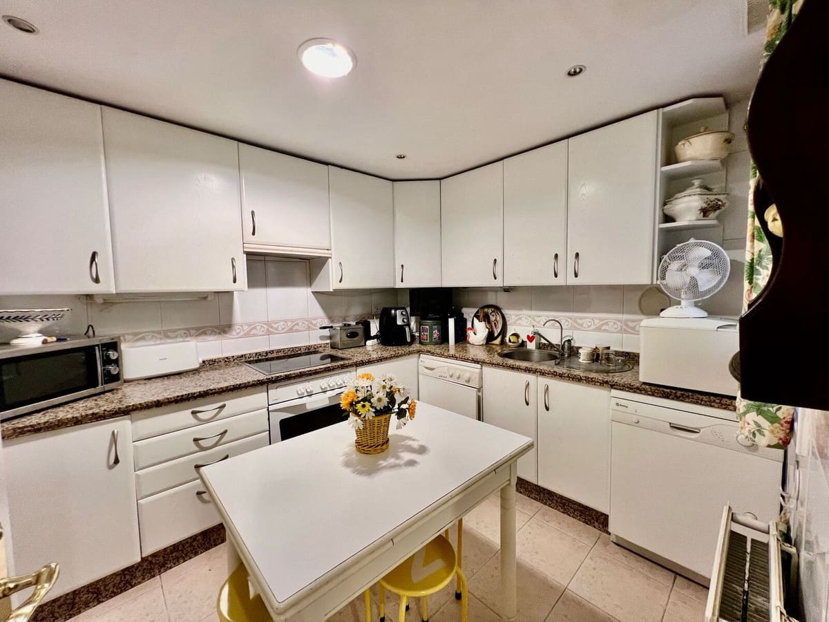 4 bedroom Apartment for sale in Guadalmina with pool garage - € 899,000 (Ref: 9480425)