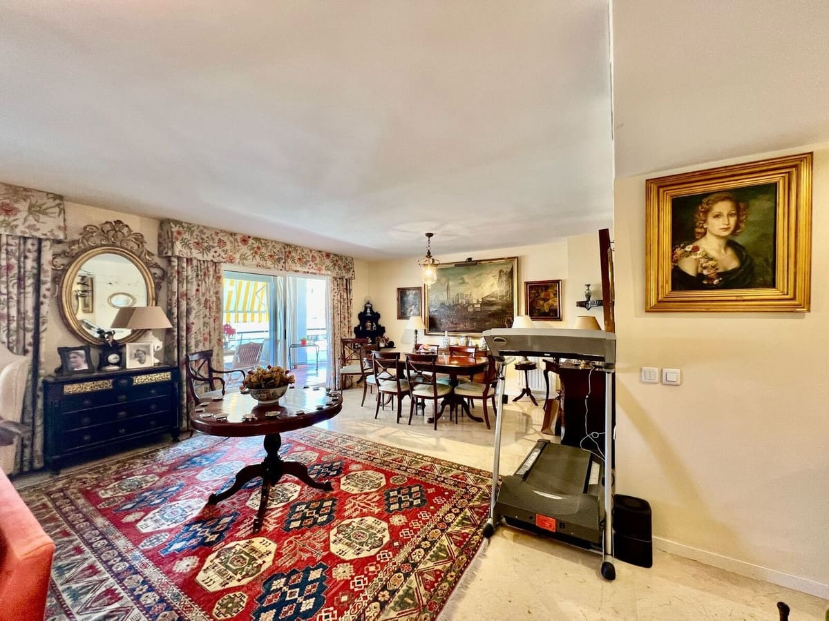 4 bedroom Apartment for sale in Guadalmina with pool garage - € 899,000 (Ref: 9480425)