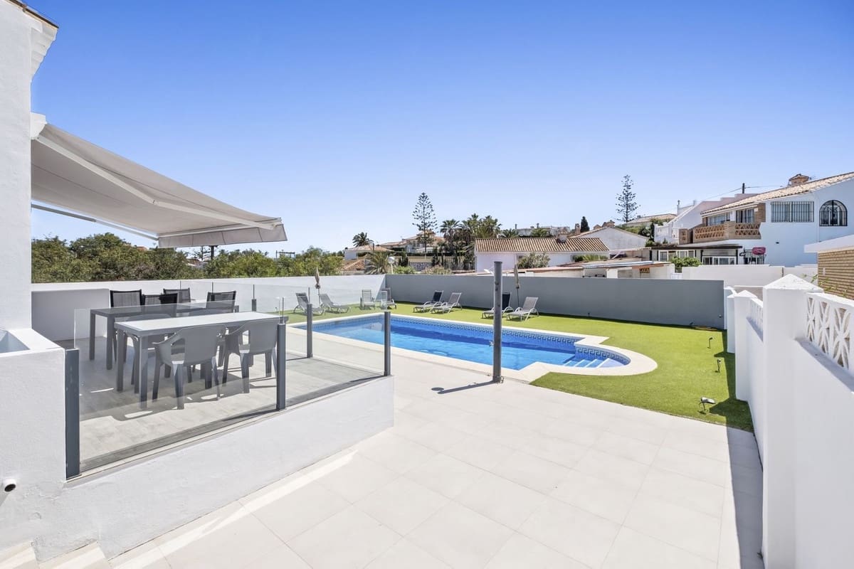 Chalet de 5 habitaciones en El Faro en venta con piscina garaje - 899.000 € (Ref: 9480427)