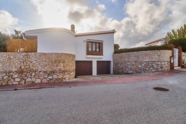 Chalet de 4 habitaciones en Mijas pueblo, Mijas en venta con piscina - 899.970 € (Ref: 9480432)
