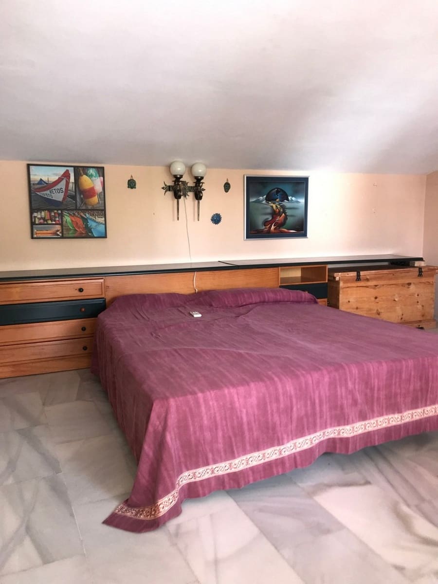 5 soveværelse Byhus til salg i Estepona - € 900.000 (Ref: 9480434)