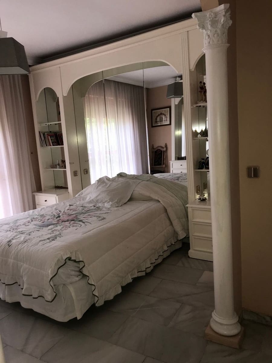 5 soveværelse Byhus til salg i Estepona - € 900.000 (Ref: 9480434)