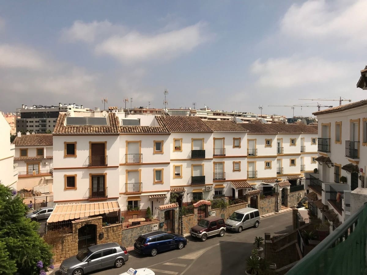 5 soveværelse Byhus til salg i Estepona - € 900.000 (Ref: 9480434)