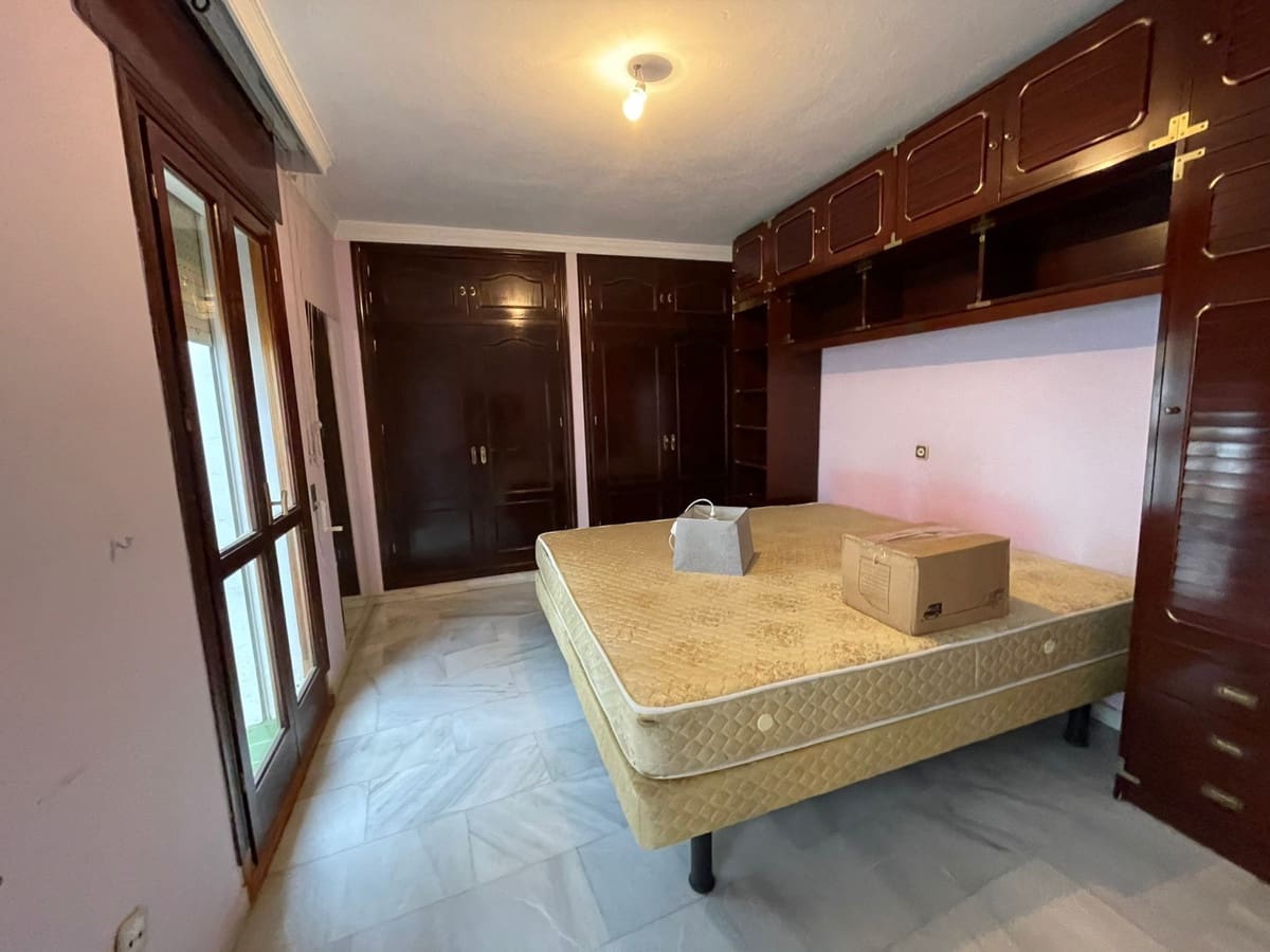 5 soveværelse Byhus til salg i Estepona - € 900.000 (Ref: 9480434)