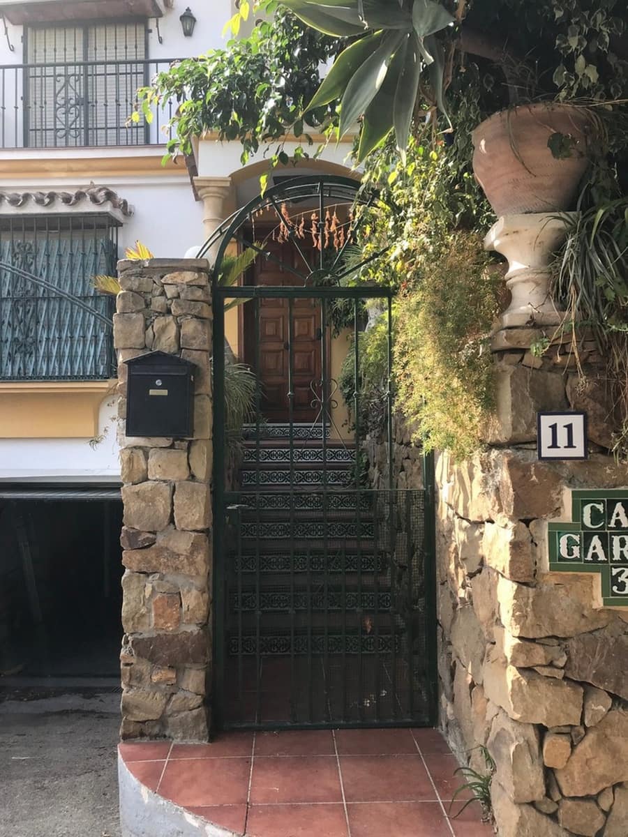 5 soveværelse Byhus til salg i Estepona - € 900.000 (Ref: 9480434)