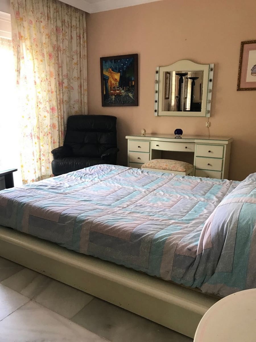 5 soveværelse Byhus til salg i Estepona - € 900.000 (Ref: 9480434)