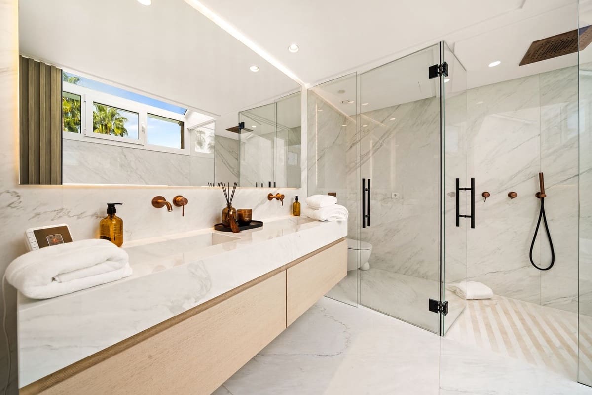 3 makuuhuone Kattohuoneisto myytävänä paikassa Estepona mukana uima-altaan - 925 000 € (Ref: 9480437)