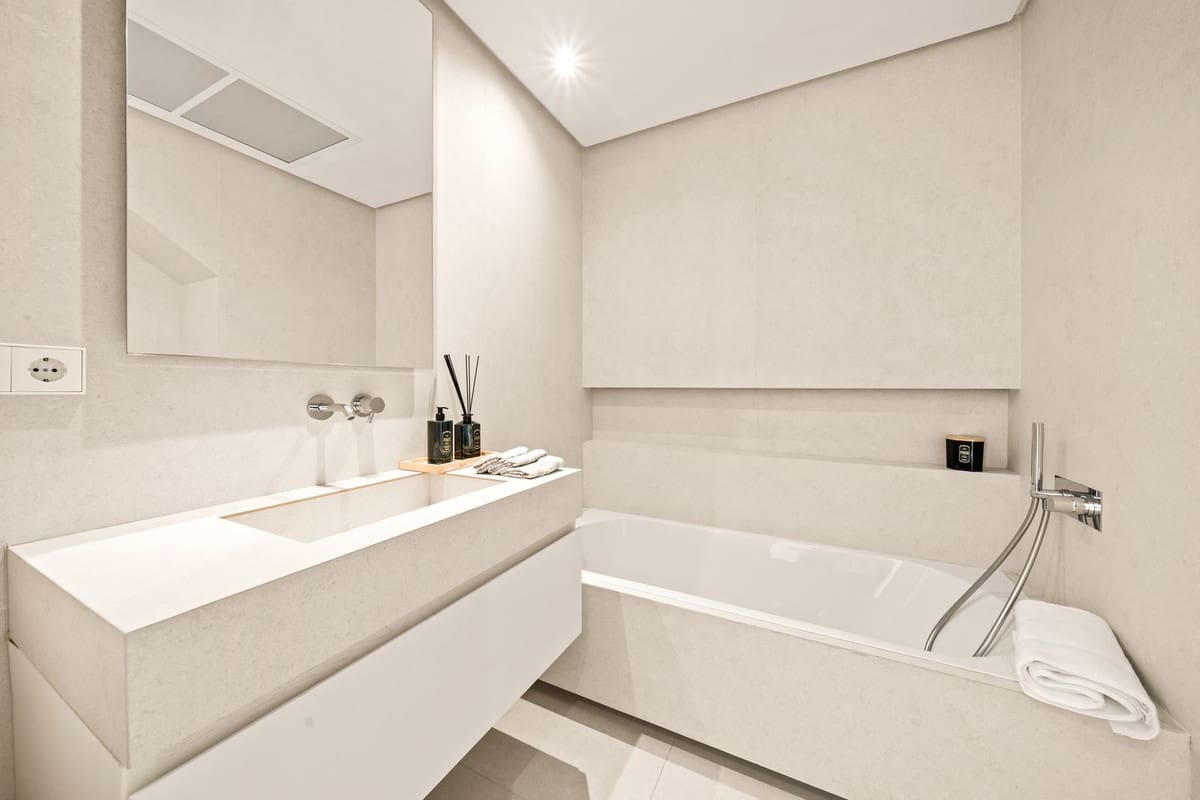 3 makuuhuone Kattohuoneisto myytävänä paikassa Estepona mukana uima-altaan - 925 000 € (Ref: 9480437)