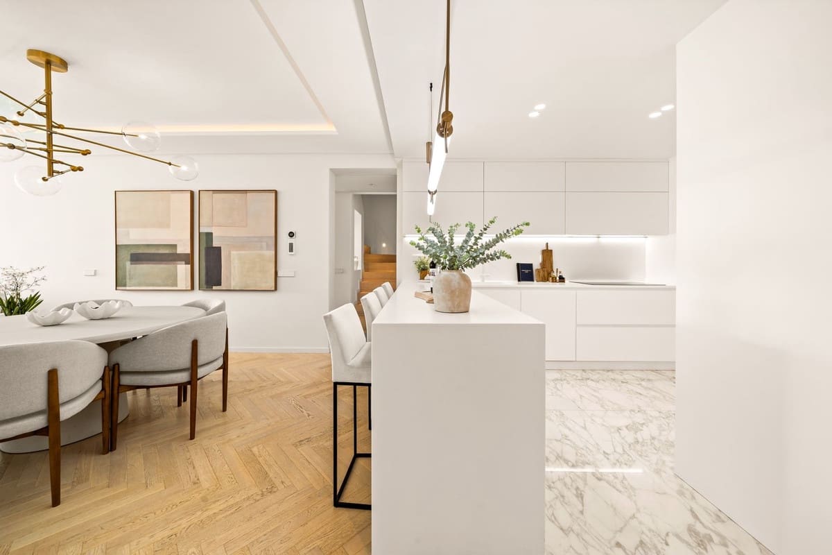 3 makuuhuone Kattohuoneisto myytävänä paikassa Estepona mukana uima-altaan - 925 000 € (Ref: 9480437)