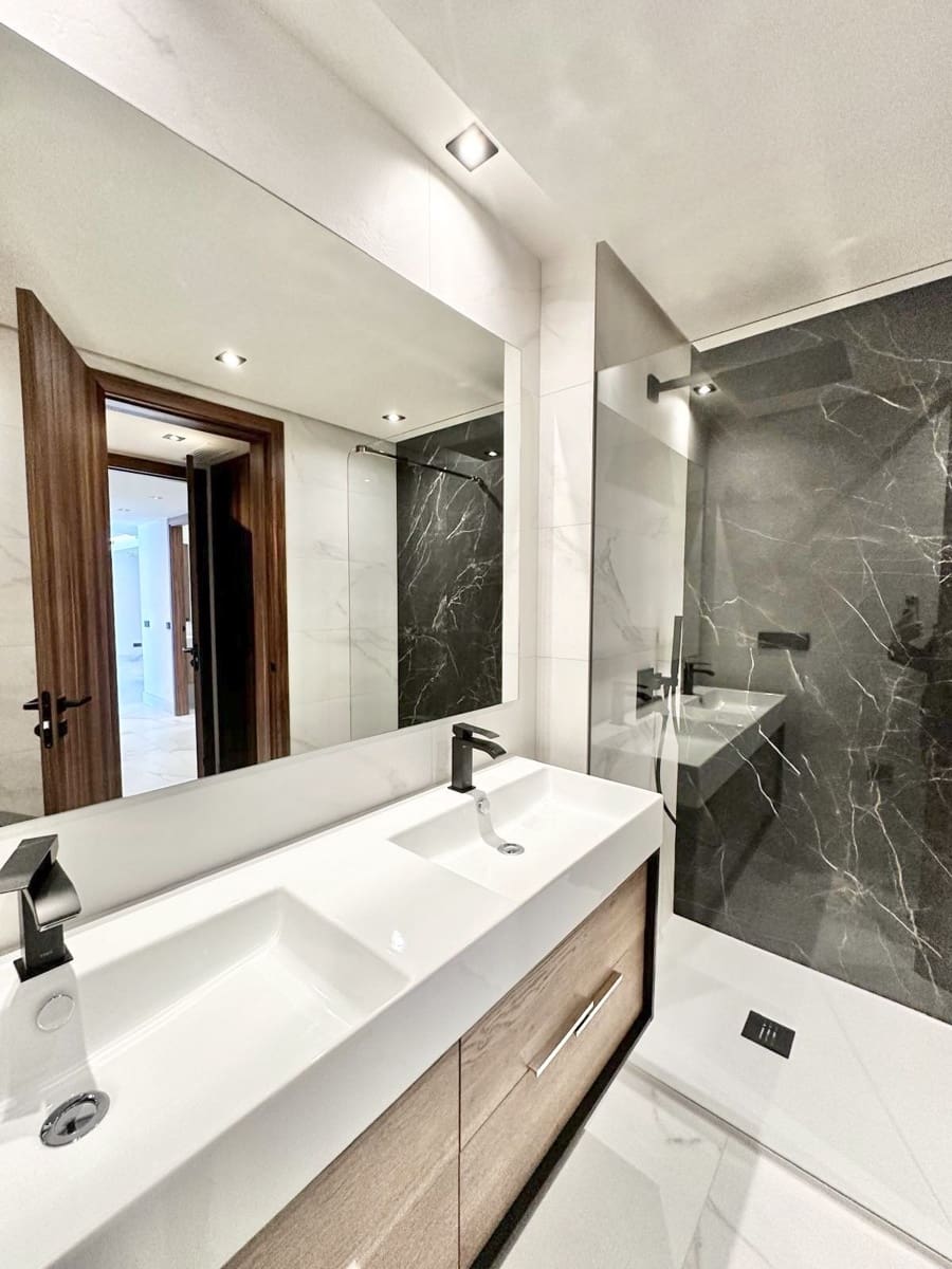 3 bedroom Apartment for sale in San Pedro de Alcantara with pool garage - € 928,000 (Ref: 9480441)