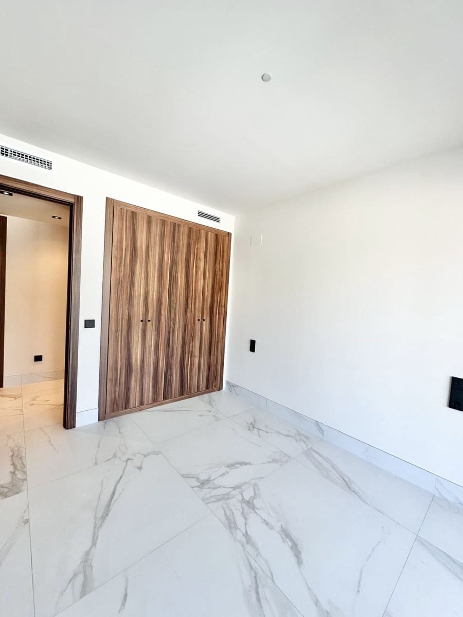 3 bedroom Apartment for sale in San Pedro de Alcantara with pool garage - € 928,000 (Ref: 9480441)