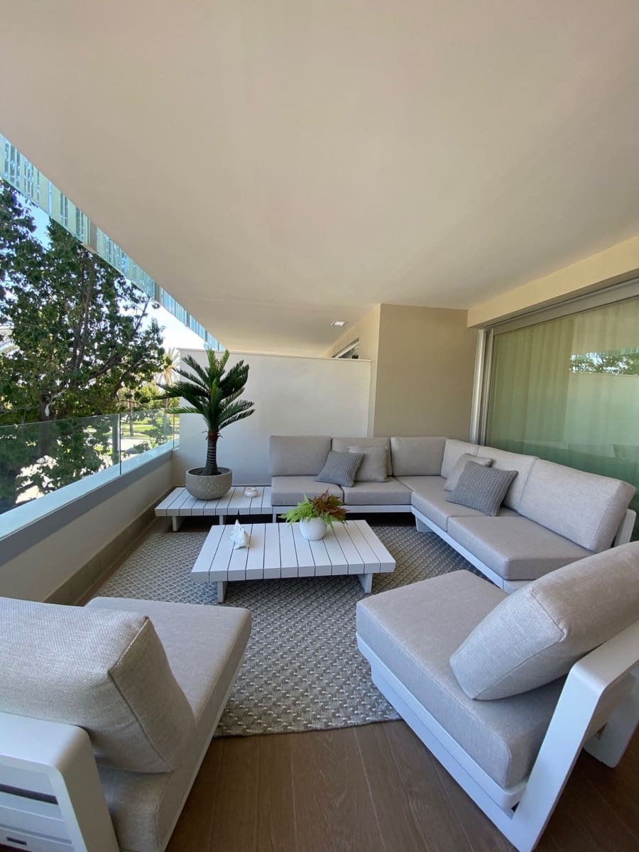 3 bedroom Apartment for sale in San Pedro de Alcantara with pool garage - € 928,000 (Ref: 9480441)