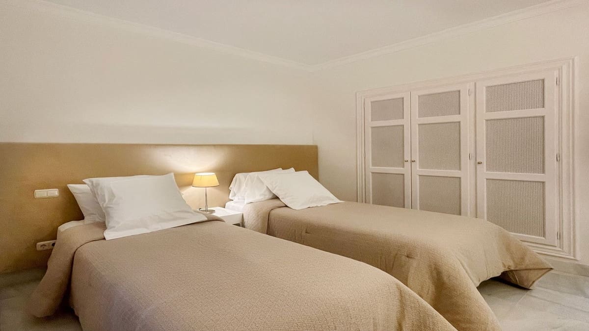 Apartamento de 3 habitaciones en Monte Halcones en venta con piscina - 930.000 € (Ref: 9480442)