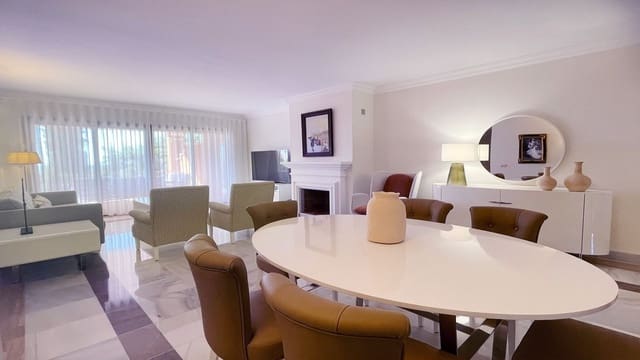 Apartamento de 3 habitaciones en Monte Halcones, Benahavís en venta con piscina - 930.000 € (Ref: 9480442)