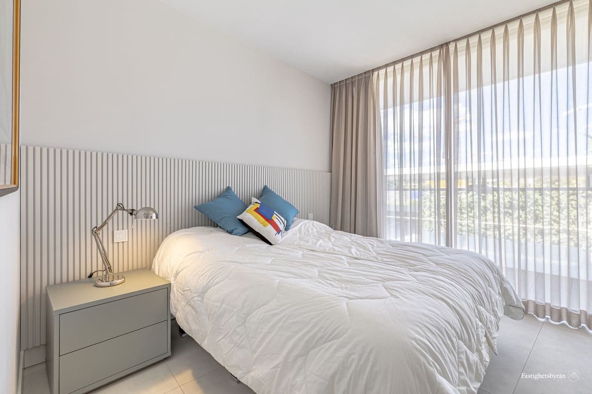 Apartamento de 2 habitaciones en Estepona en venta con piscina garaje - 948.000 € (Ref: 9480449)