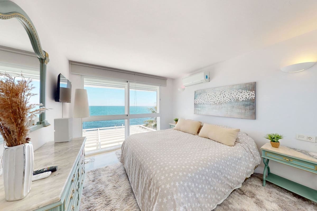 Apartamento de 4 habitaciones en Estepona en venta con piscina - 949.000 € (Ref: 9480452)