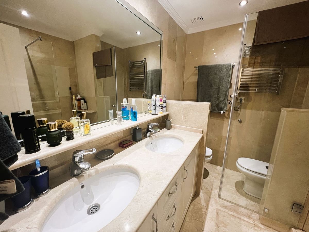 2 bedroom Apartment for sale in Puerto Banus with pool - € 950,000 (Ref: 9480455)