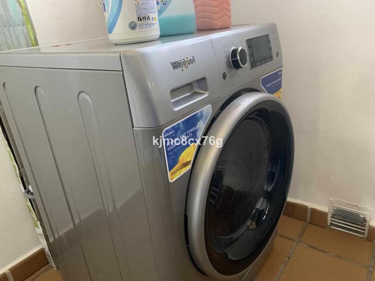 3 bedroom Apartment for sale in Calahonda with pool - € 950,000 (Ref: 9480456)