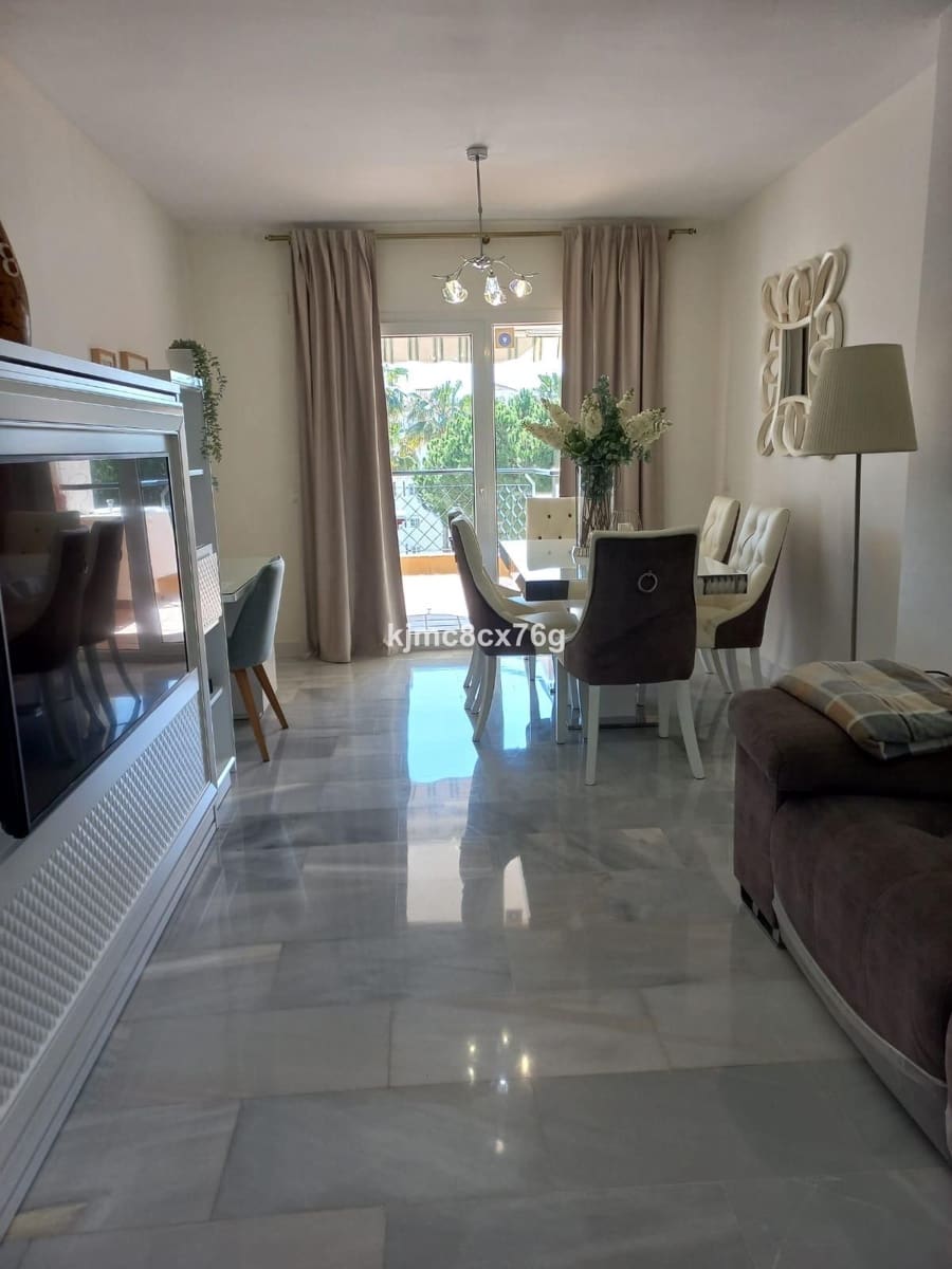 3 bedroom Apartment for sale in Calahonda with pool - € 950,000 (Ref: 9480456)