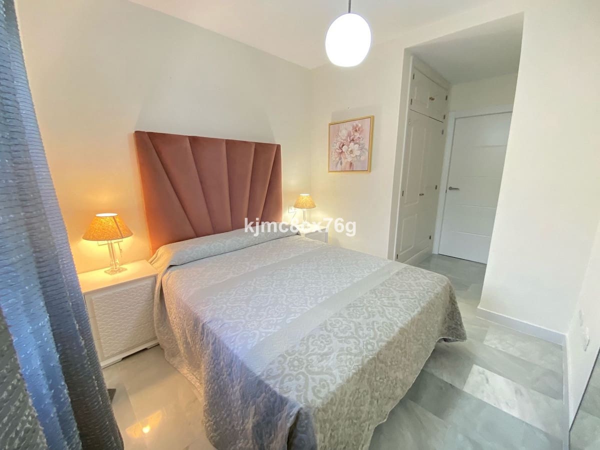 3 bedroom Apartment for sale in Calahonda with pool - € 950,000 (Ref: 9480456)