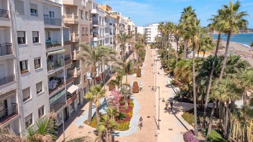 3 bedroom Apartment for sale in Estepona - € 950,000 (Ref: 9480457)