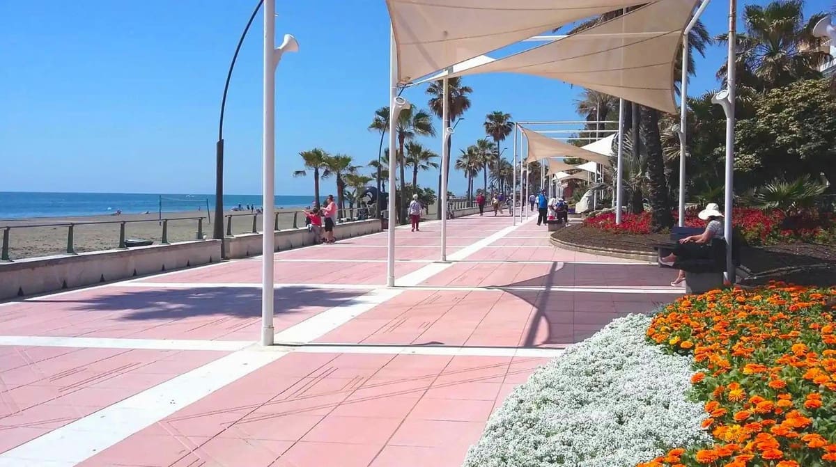 3 bedroom Apartment for sale in Estepona - € 950,000 (Ref: 9480457)