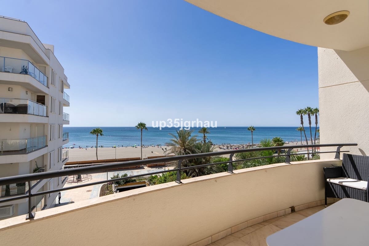 3 bedroom Apartment for sale in Estepona - € 950,000 (Ref: 9480458)