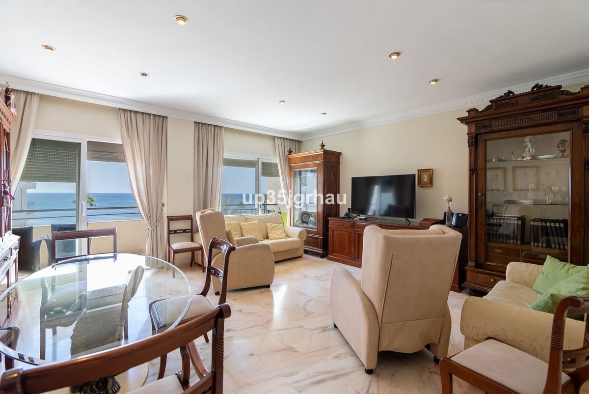 3 bedroom Apartment for sale in Estepona - € 950,000 (Ref: 9480458)