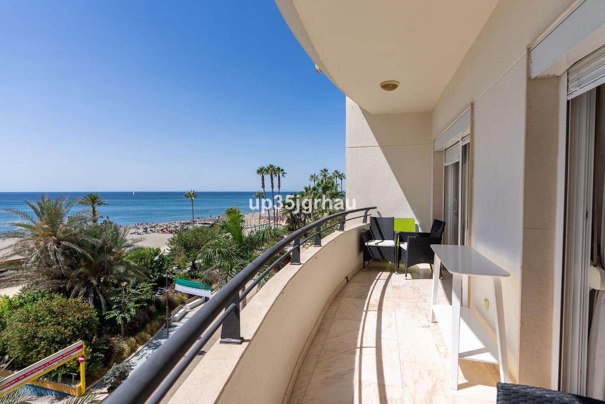 3 bedroom Apartment for sale in Estepona - € 950,000 (Ref: 9480458)