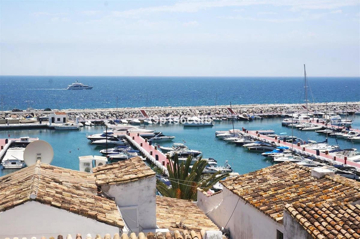 3 bedroom Apartment for sale in Puerto Banus - € 950,000 (Ref: 9480459)