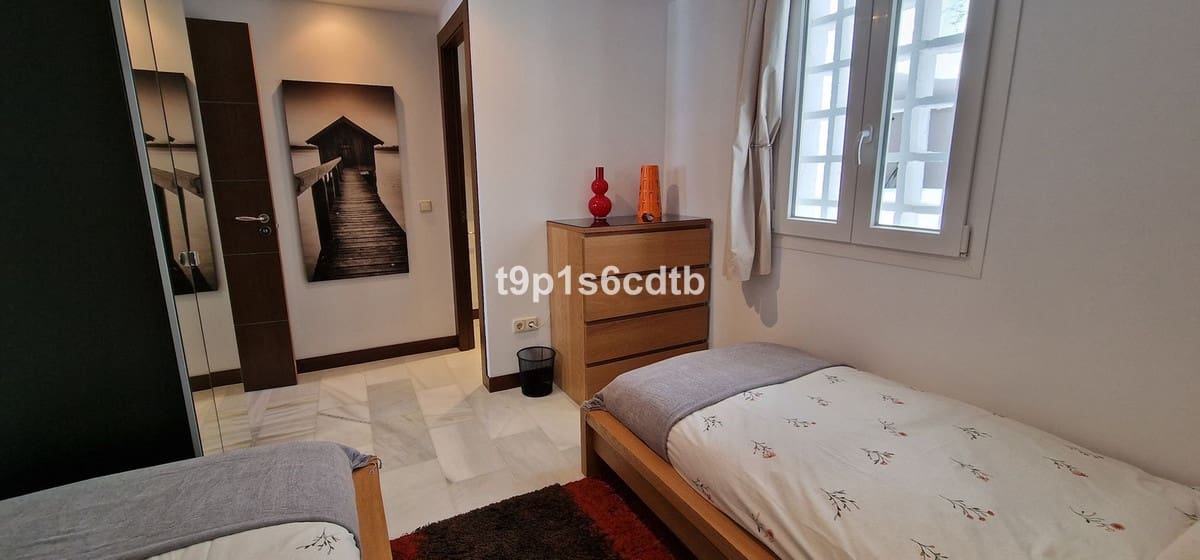 3 bedroom Apartment for sale in Puerto Banus - € 950,000 (Ref: 9480459)