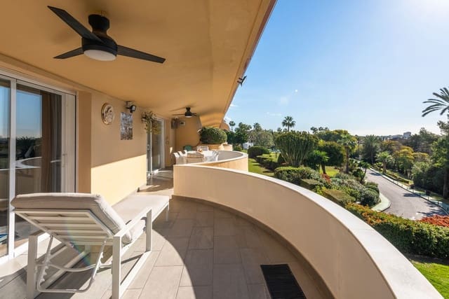 3 soveværelse Lejlighed til salg i La Dama de Noche - La Alzambra, Marbella med swimmingpool - € 950.000 (Ref: 9480460)