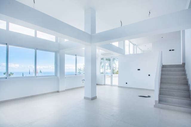 3 bedroom Apartment for sale in La Mairena, Ojen with pool - € 950,000 (Ref: 9480461)