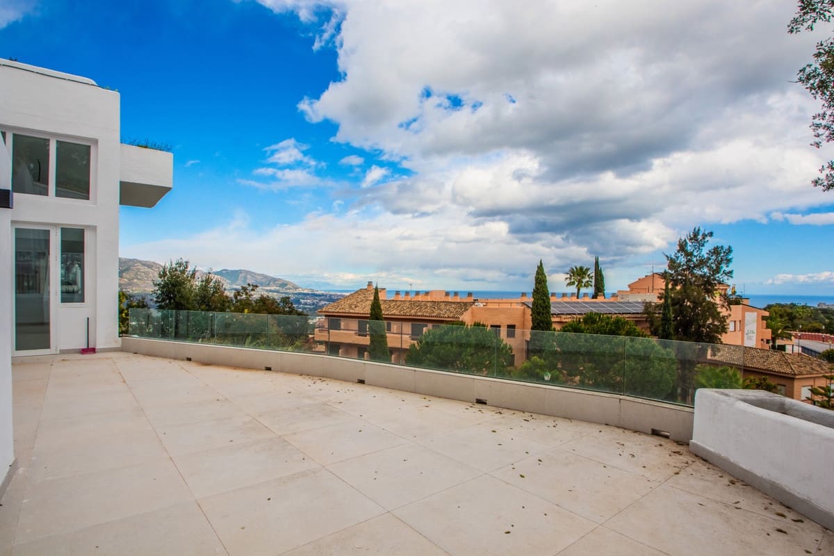 3 bedroom Apartment for sale in La Mairena with pool - € 950,000 (Ref: 9480461)