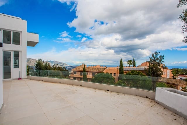 3 bedroom Apartment for sale in La Mairena, Ojen with pool - € 950,000 (Ref: 9480461)