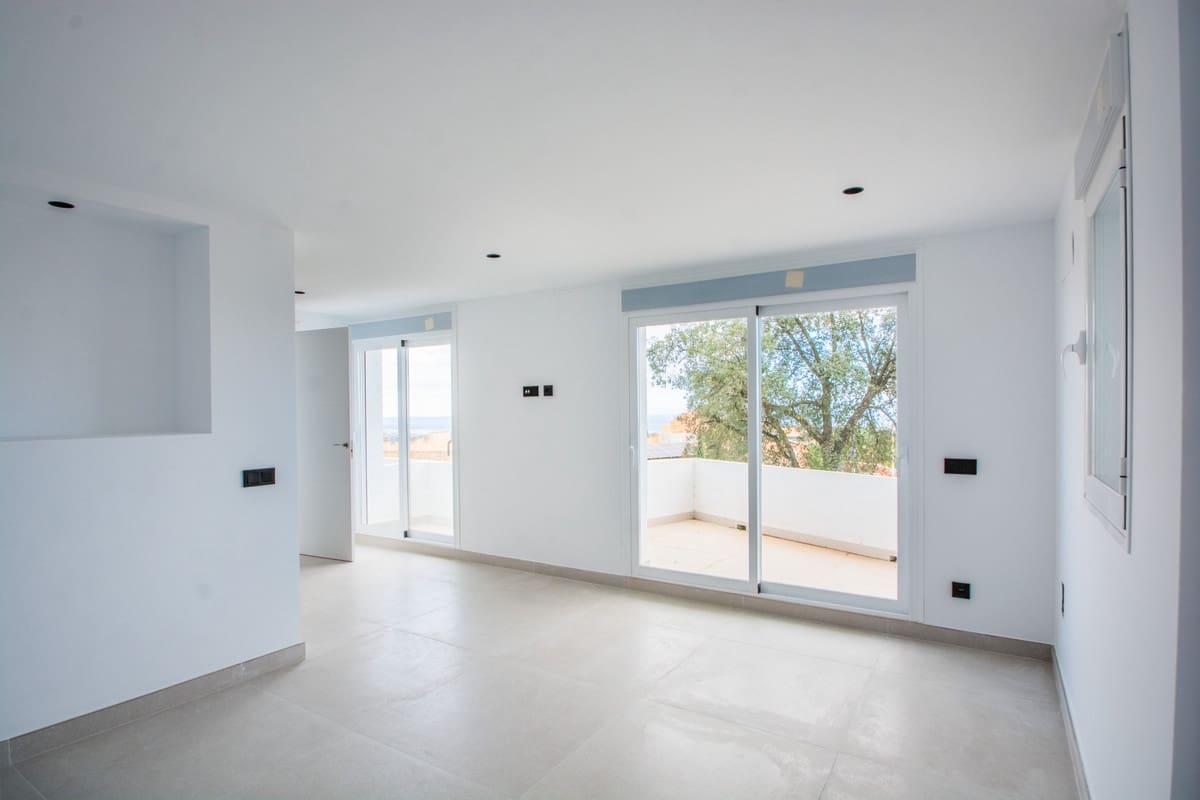 3 bedroom Apartment for sale in La Mairena with pool - € 950,000 (Ref: 9480461)