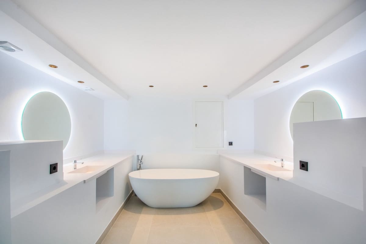 3 bedroom Apartment for sale in La Mairena with pool - € 950,000 (Ref: 9480461)