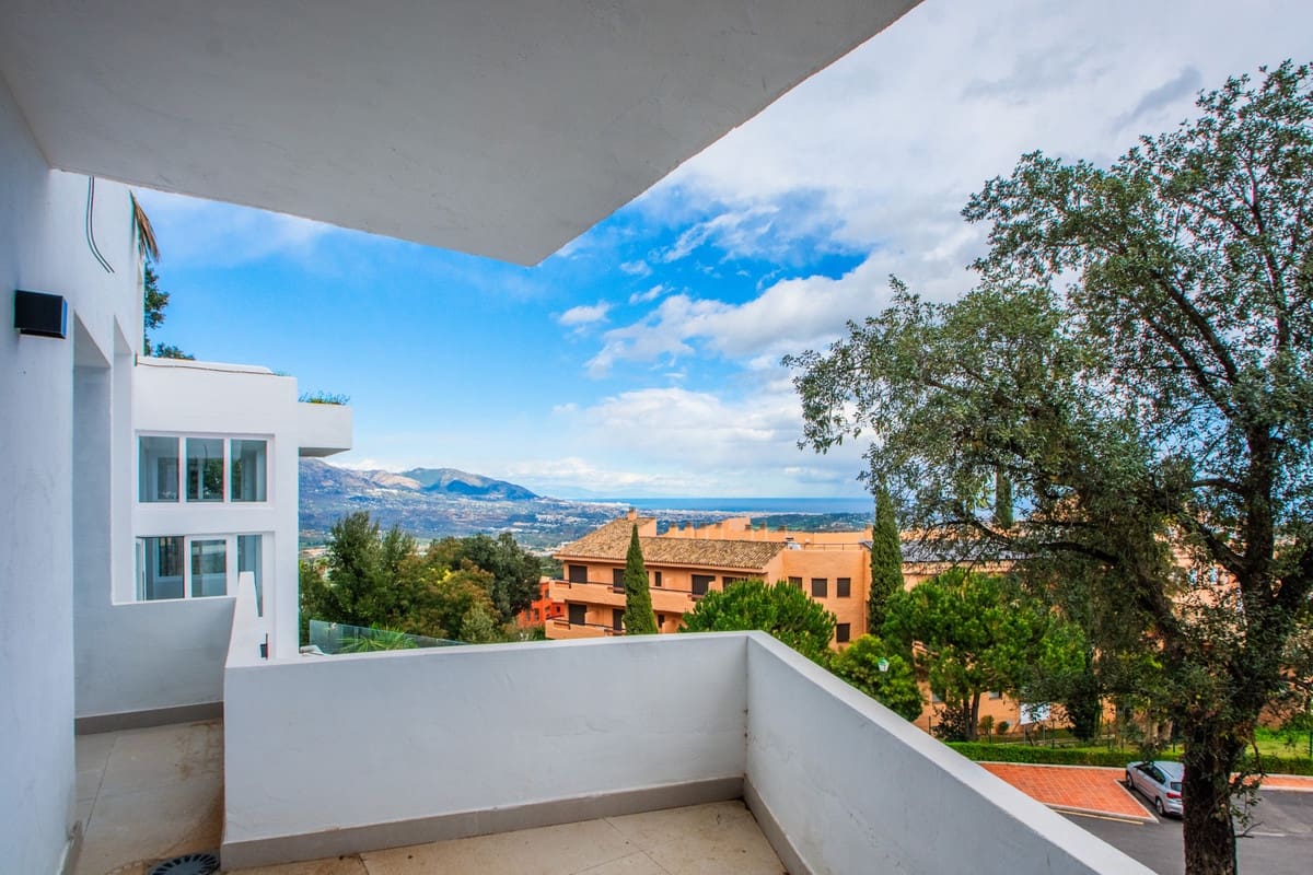 3 bedroom Apartment for sale in La Mairena with pool - € 950,000 (Ref: 9480461)