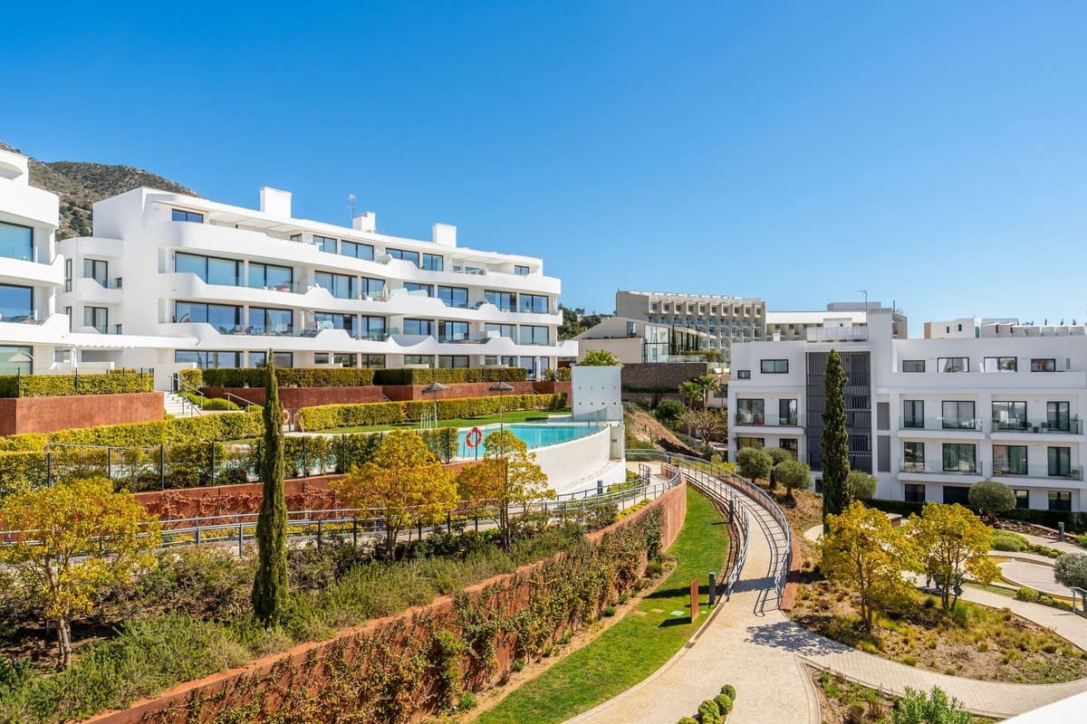 3 makuuhuone Kattohuoneisto myytävänä paikassa Fuengirola mukana uima-altaan - 950 000 € (Ref: 9480462)