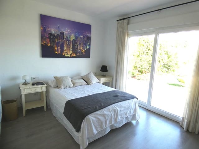 5 soverom Villa til salgs i San Pedro de Alcántara Pueblo, Marbella - € 950 000 (Ref: 9480469)