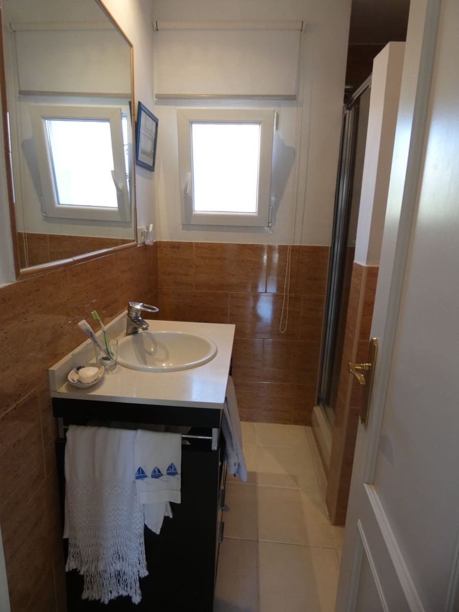 5 bedroom Villa for sale in San Pedro de Alcantara - € 950,000 (Ref: 9480469)