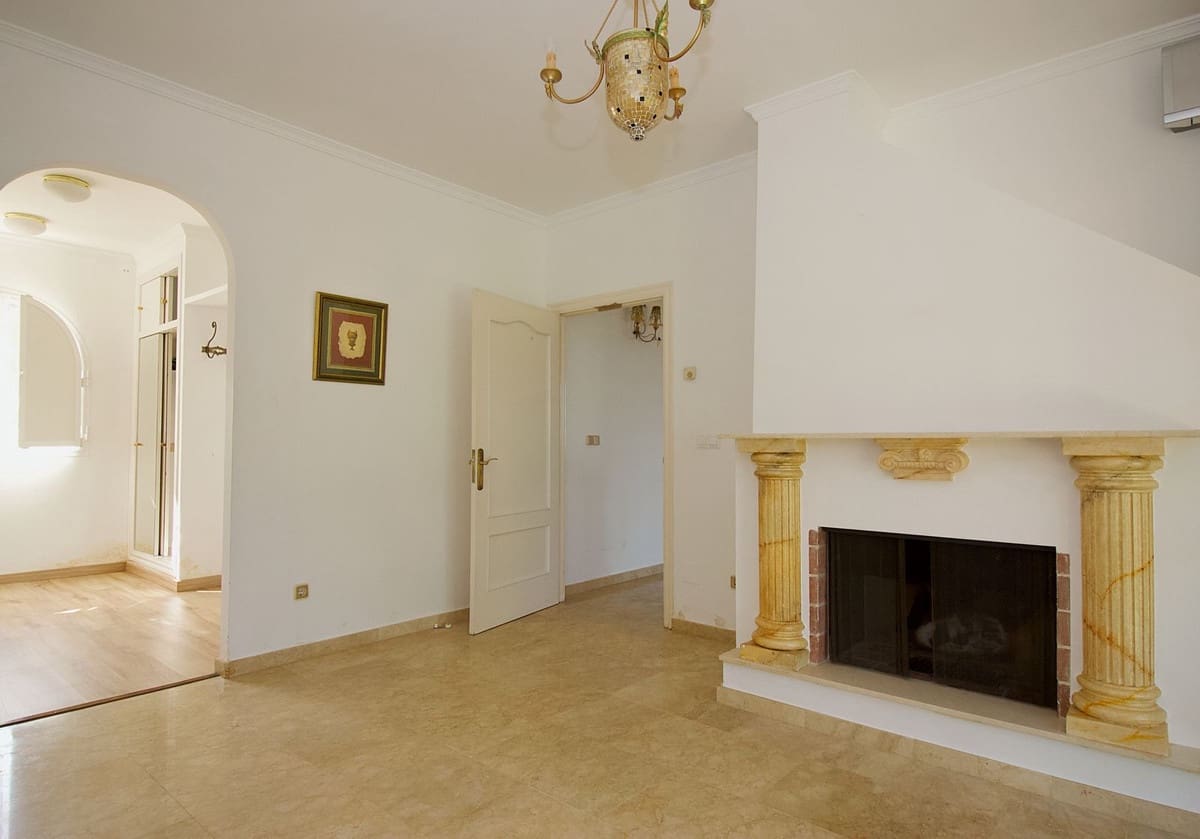 5 bedroom Villa for sale in Alhaurin el Grande with pool garage - € 950,000 (Ref: 9480470)