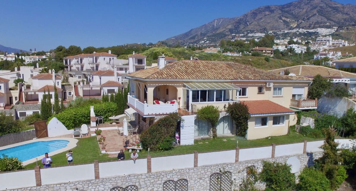6 bedroom Villa for sale in Mijas with pool - € 950,000 (Ref: 9480472)