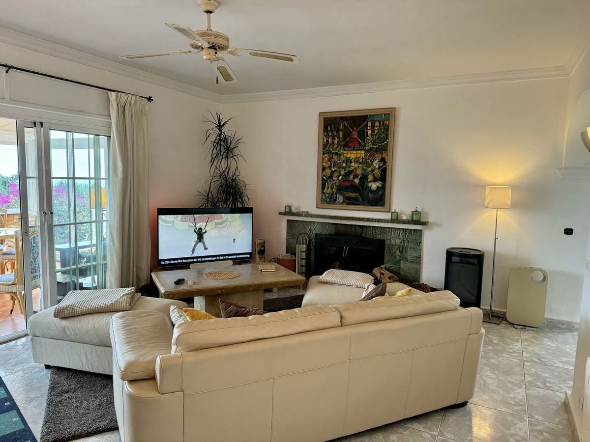 6 bedroom Villa for sale in Mijas with pool - € 899,000 (Ref: 9480472)