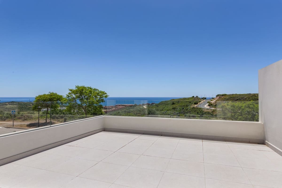 4 makuuhuone Paritalo myytävänä paikassa Bahia de Casares mukana uima-altaan 
autotalli - 950 000 € (Ref: 9480473)