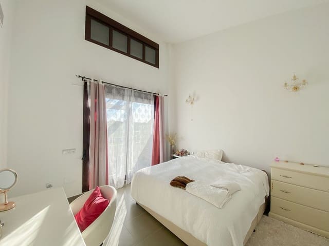 5 soveværelse Semi-Rækkehus til salg i Centro, Estepona med swimmingpool - € 950.000 (Ref: 9480474)